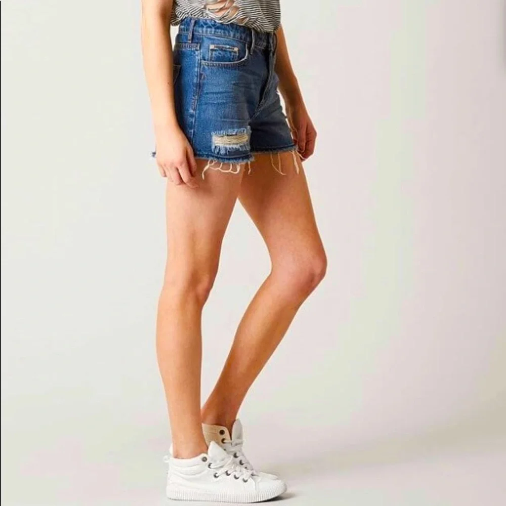 Buckle High Rise  High Waisted Distressed Jean Shorts Size 26